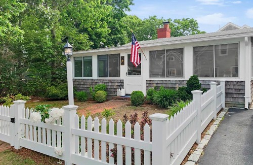 Harwich Port House | 25 Zylpha Road Harwich Port Cape Cod - -Sandpiper Cottage