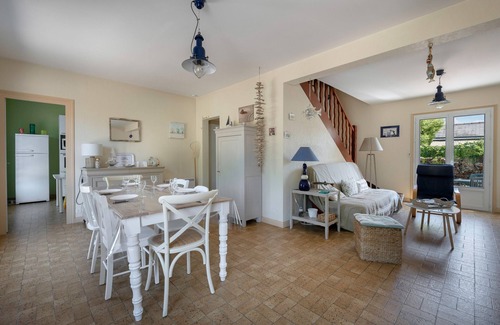 Piriac-sur-Mer Ski Chalet | 250m from beach, house with garden for 6