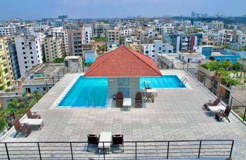 Dhaka Apartment | 250sqft,4 Economy Stay in Bashundhara, Pool & Gym