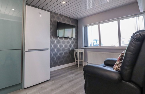 Thornton-Cleveleys House | 26 NORTH PROMENADE, pet friendly, with a garden in Cleveleys