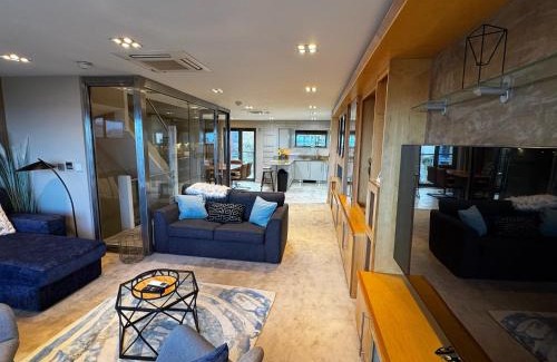 Castle Apartment | 26 St Christophers court