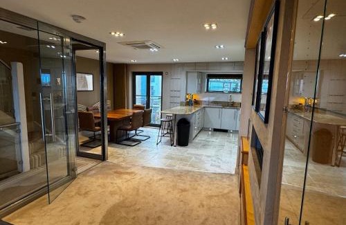 Castle Apartment | 26 St Christophers court