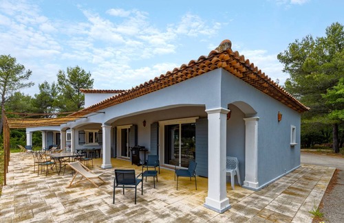 Signes Villa | 270 m² Villa ∙ 6 bedrooms ∙ 12 guests