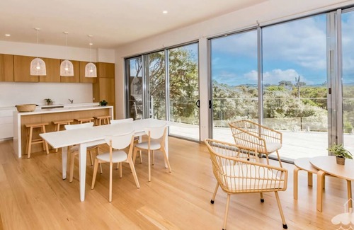 Sandy Point House | 28 Ennisvale Avenue, Sandy Point