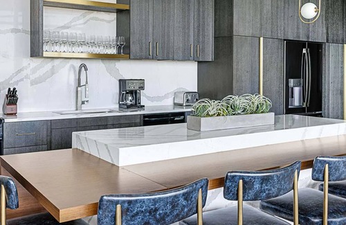 Luckie-Marietta District Resort | 2b resort suite big-city living with a side of Southern charm