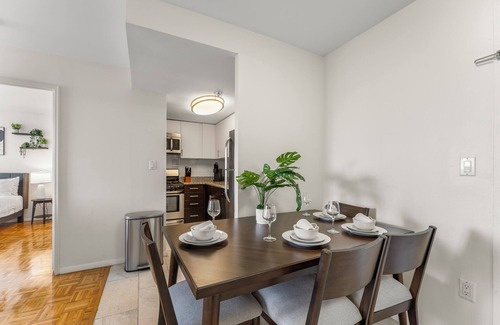 Longwood Apartment | 2bd/1.5ba Next to BU 3178