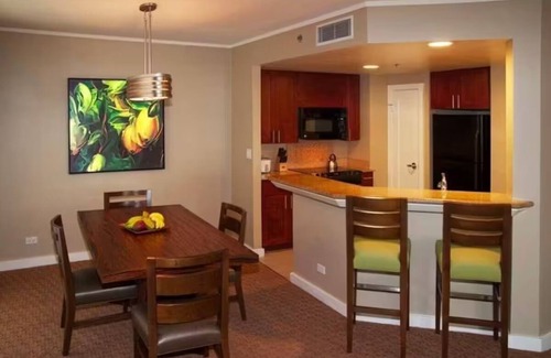 Waikiki Resort | 2Bd/2Ba Condo at Lagoon Tower Hilton Hawaiian Village Sleeps 6