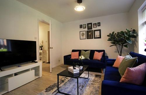 Reading Apartment | 2BDR Flat RG1 - Free Open Parking