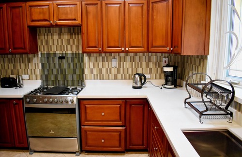 Barbican Apartment | 2Bdrm, A/C, Wi-Fi, Washer & Dryer - Spacious House