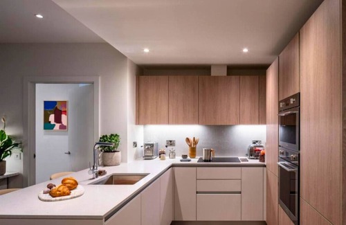 Nine Elms Apartment | 2bed-2bath-2balconylondoneyeview