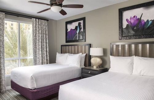 Las Vegas Resort | 2Bed/2Bath Deluxe Condo! Book Your Vegas Getaway With Us!