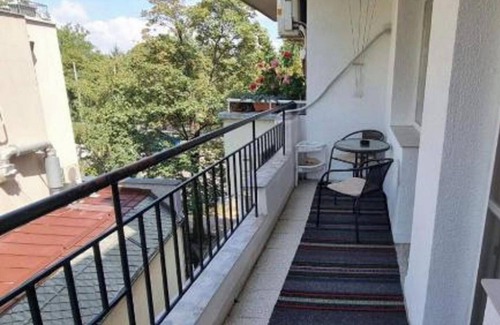 Lozenets Apartment | 2Bed Apartment Sleeps 6 - Wifi & On-Site Parking