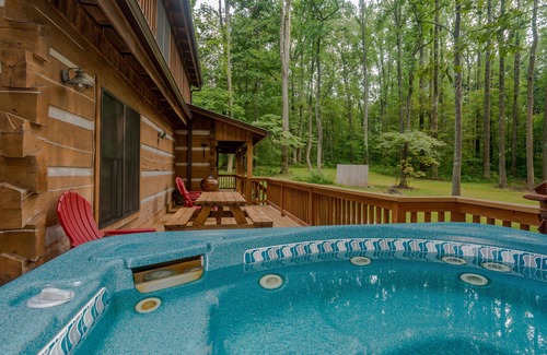 Gnaw Bone Cabin | 2BR, 2.5 BA