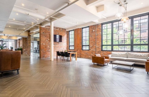 Kirkendall North Apartment | 2BR 2 Storey Loft Free Parking Gym 2