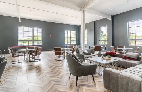 Kirkendall North Apartment | 2BR 2 Storey Loft Free Parking Gym 2