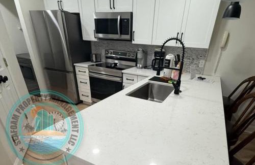 Pawleys Island Apartment | 2Br 2Ba Condo on Golf Course