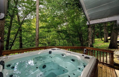 Nashville Cabin | 2BR , 2BA Log Cabin