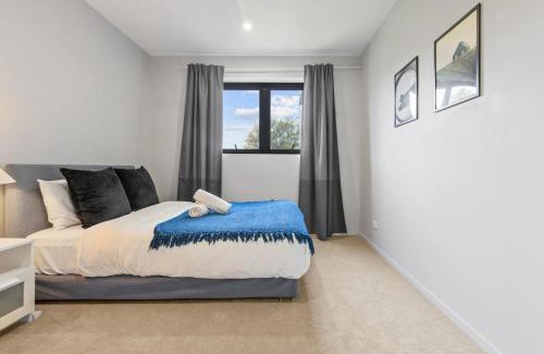 Macgregor Apartment | 2BR Apartment with Balcony Easy Access to Everywhere