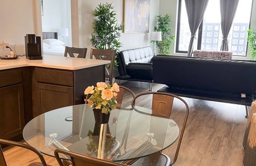Elizabeth Apartment | 2BR apt close to EWR Airport 3115