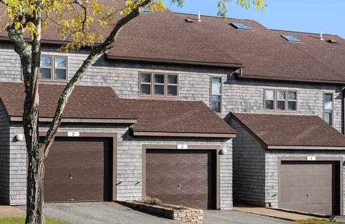 Jamestown Condo | 2br Condo Tranquil Retreat on Conanicut Island