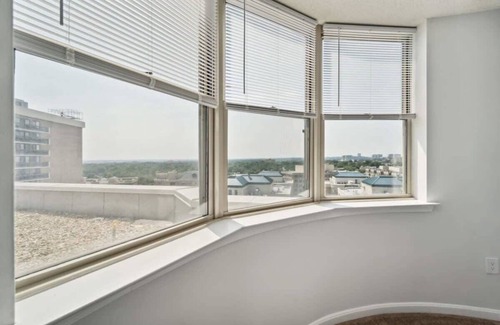 Ballston Apartment | 2BR Executive City Suite With Gym & Pool