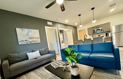 Zephyrhills West Apartment | 2BR Ground Floor Apt Near Pickleball, Tennis & Wellness Center, Exclusive Guest Golf Packages!