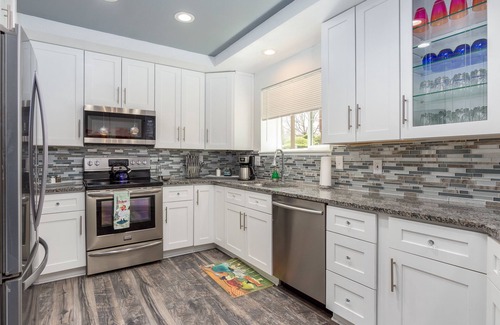 Littleton House | 2BR Hidden Gem-Walk To Shops,Trails, and Wedding Venue. Red Rocks > Quick Uber
