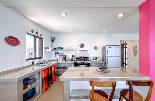 Colonia Meteorologico Condo | 2BR Ocean View w/Shared Rooftop Pool