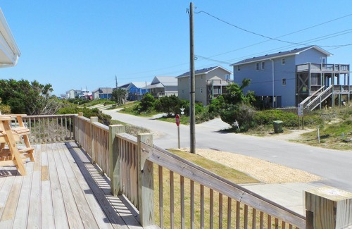 Emerald Isle House | 2BR oceanside duplex, steps from beach, dog friendly at no add't fee