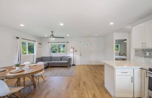 Wahiawa House | 2BR Wahiawa - Sleeps 4 + AC, WiFi + Garden & Beach