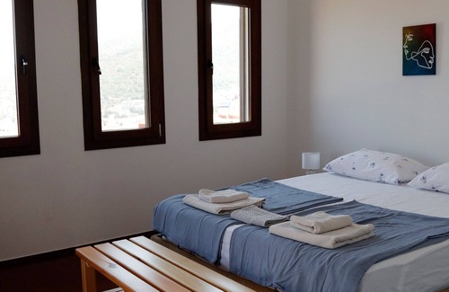 Datca City Center House | 3+1 Bahçeli deniz ve şehir manzaralı konak