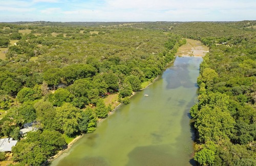 Hunt House | 3/2 Gameroom, Hot tub & River Access!