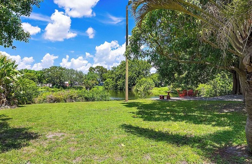Meadowlawn House | 3/2 house with pool & pond in the backyard (73rd Ave)