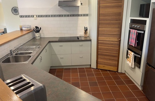 Mount Martha House | 3/4 acre Beach House, Walk to beach on boardwalk, Family groups & pets welcome