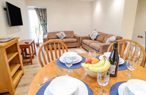 Rastrick House | 3 Barn Cottages
