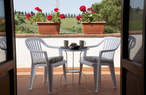 Montespertoli Villa | 3 BDR House view on the Chianti hills wide basement ideal for families/friends