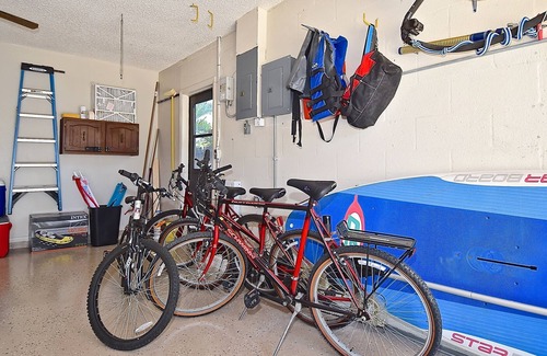 Lake Sarasota House | 3 BDRM 2 BTHRM House w/ Heated Pool - close to everything in Sarasota