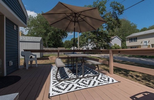Saunderstown House | 3 Bdrm Pettaquamscutt Home!