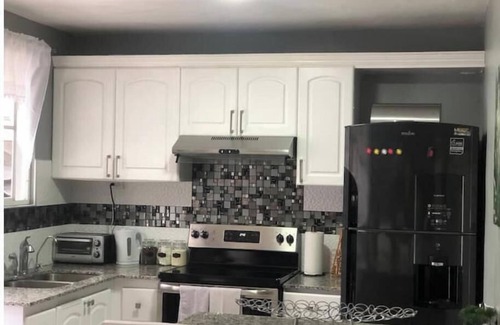Nuevo Cuscatlan House | 3 Bdrms home in exclusive Residencial Via del Mar