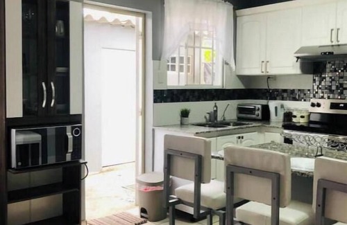 Nuevo Cuscatlan House | 3 Bdrms home in exclusive Residencial Via del Mar