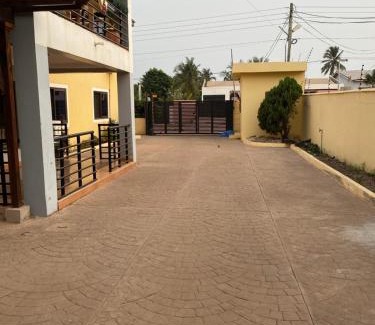Agblesia Apartment | 3-Bed Apartment Sleeps 6 with Wi-Fi