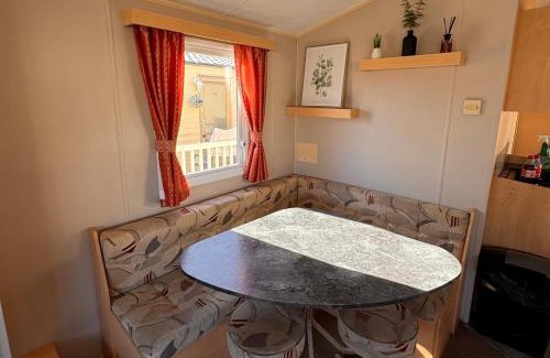 Towyn Ski Chalet | 3 Bed Caravan - Side gated decking WiFi Pets