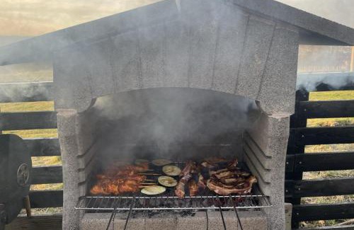 Moieciu Ski Chalet | 3 Bed Chalet Sleeps 8 -Fireplace & Enclosed Garden