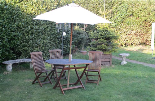 Ryde Apartment | 3 Bed Flat - Sleeps 5 - Garden - Parking - Wifi