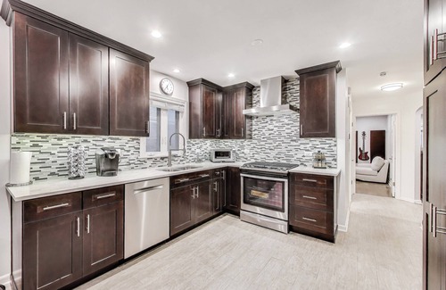 O'Hare House | 3-Bed Home by O'hare & Rosemont