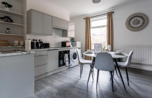 Durham House | 3 Bed House - Sleeps 5 - Parking - Wifi