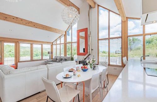 Pembroke House | 3 Bed in Freshwater East 66265