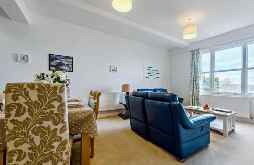 Tenby House | 3 Bed in Tenby FB161