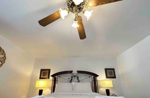 Waldorf House | 3 Bed Rooms, 4 Beds, 2 Baths, Lovely Family Home with Basement & BBQ on deck!
