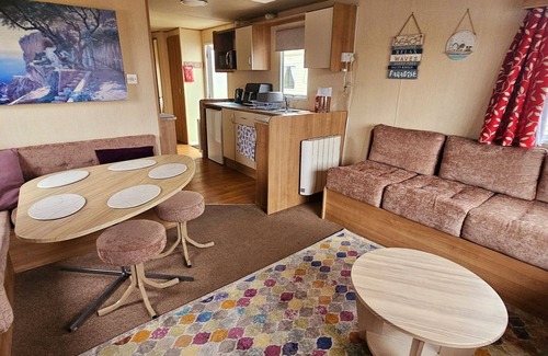 Rhyl Ski Chalet | 3 Bed Standard Caravan Robinhood